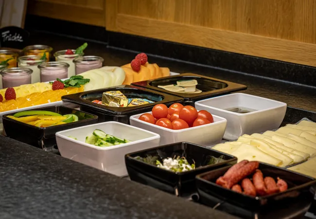 Frühstücksbuffet mit regionalen Produkten im Hotel Fischer